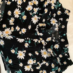 Cute floral & navy polka dots shorts.